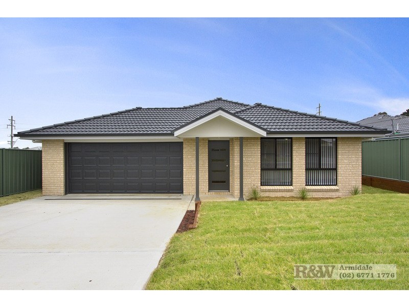 23 Netherton Park Ave, Armidale NSW 2350