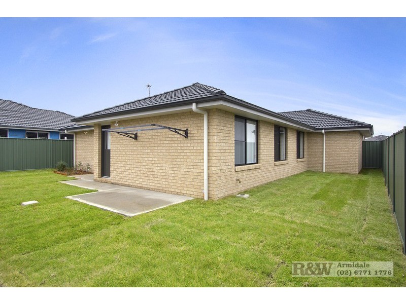 23 Netherton Park Ave, Armidale NSW 2350