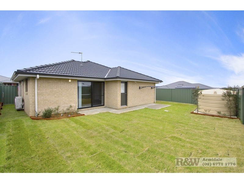 23 Netherton Park Ave, Armidale NSW 2350