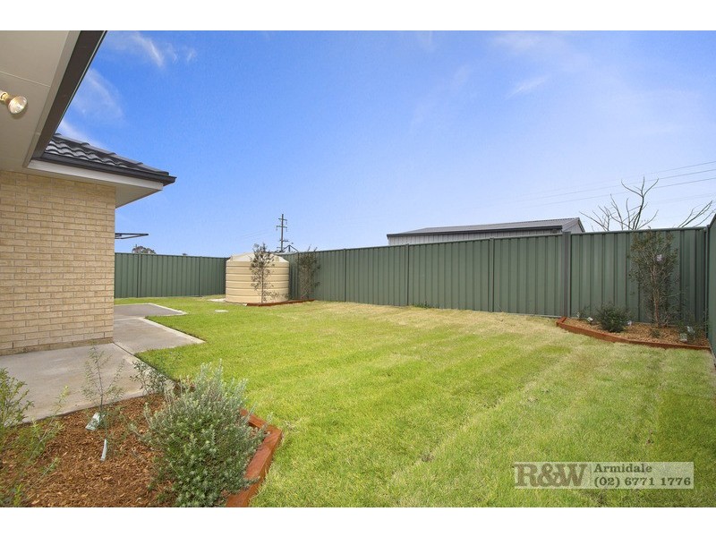 23 Netherton Park Ave, Armidale NSW 2350