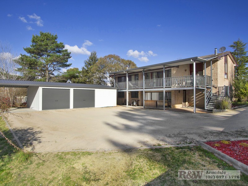 13-15 Rowan Avenue, Uralla NSW 2358