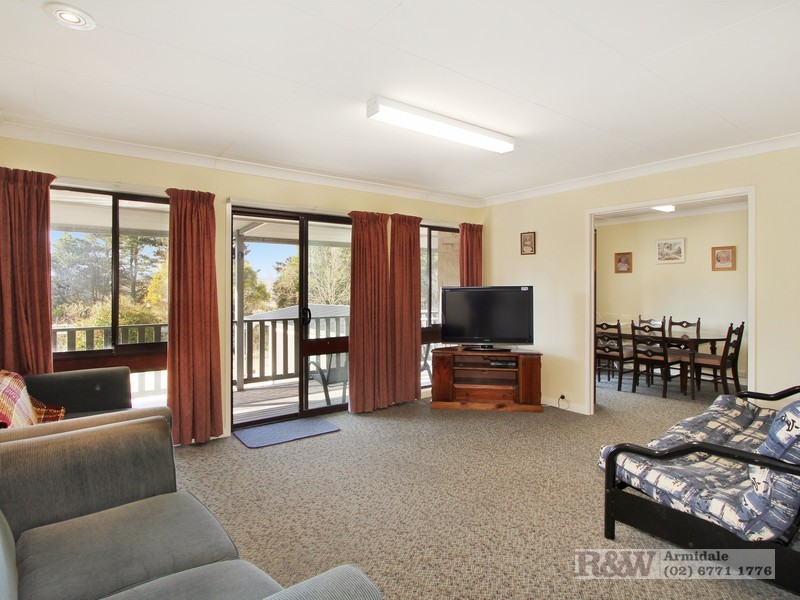 13-15 Rowan Avenue, Uralla NSW 2358