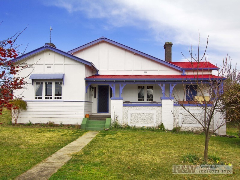 30 Bridge Street, Uralla NSW 2358