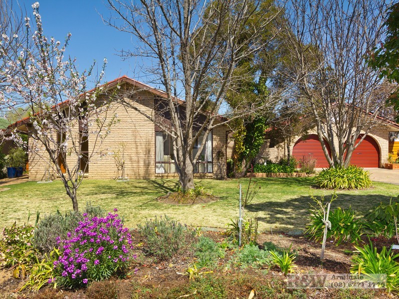 8 Bowman Avenue, Armidale NSW 2350