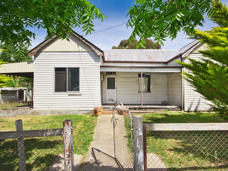 154 Bridge Street, Uralla NSW 2358