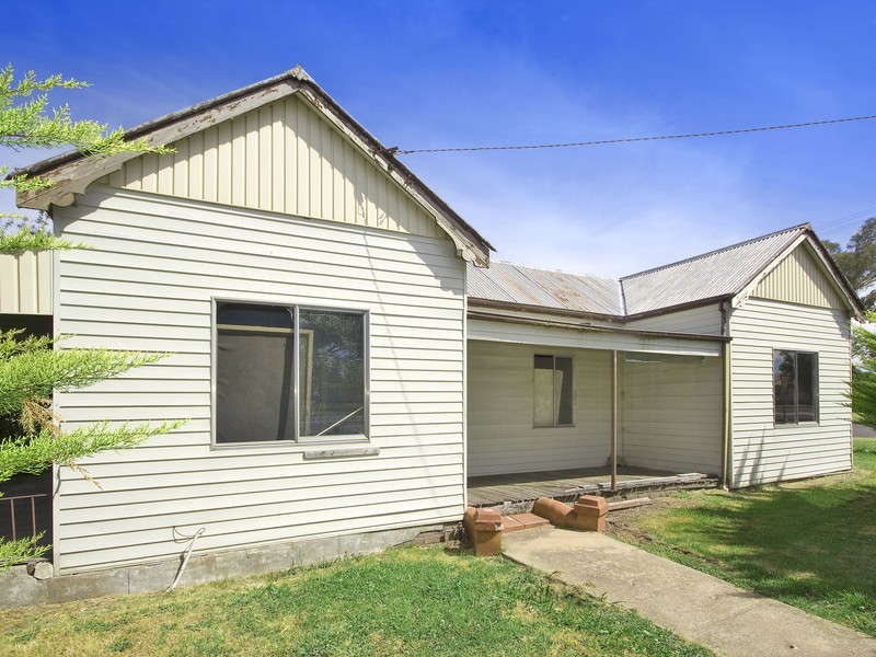 154 Bridge Street, Uralla NSW 2358
