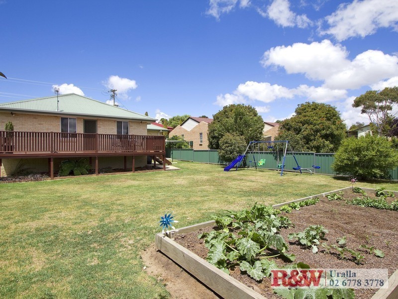 16 Hill Street, Uralla NSW 2358