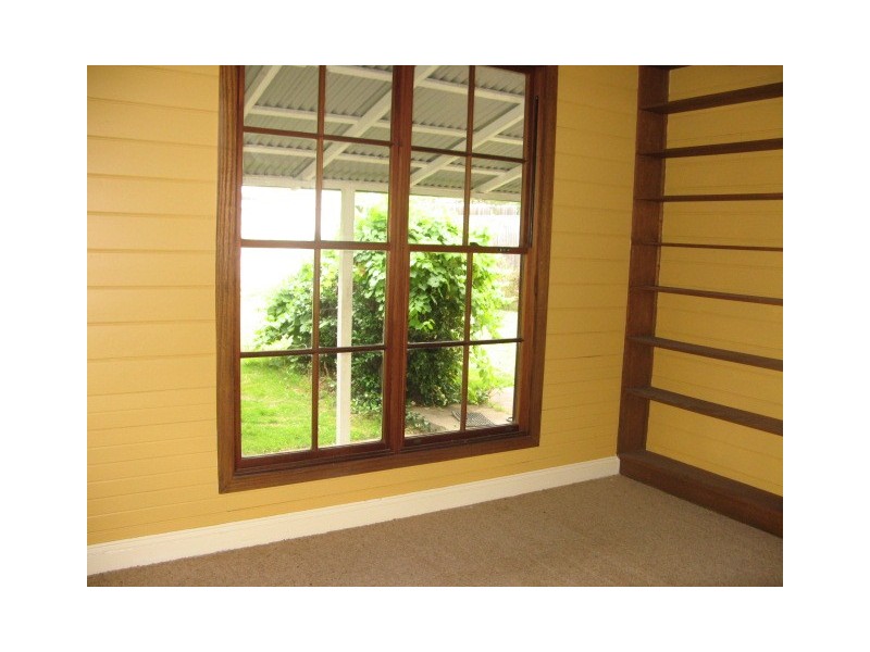 14 Drummond Ave, Armidale NSW 2350