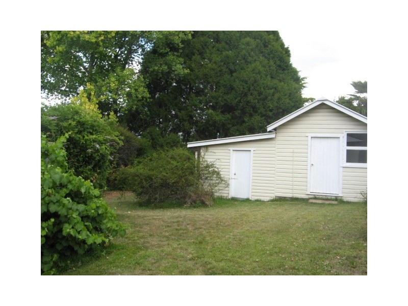 14 Drummond Ave, Armidale NSW 2350