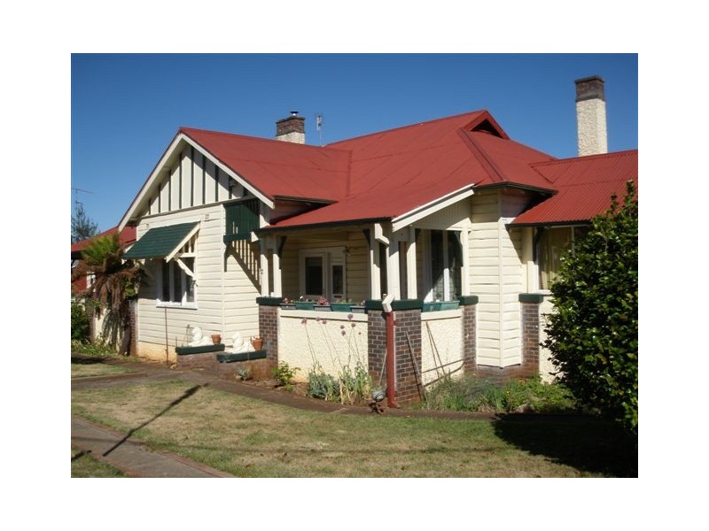 13 Bridge Street, Uralla NSW 2358