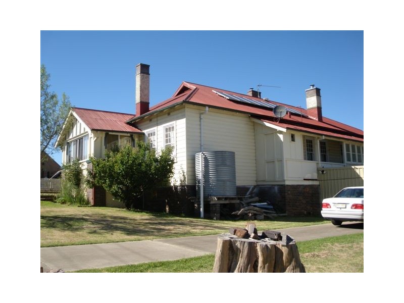 13 Bridge Street, Uralla NSW 2358