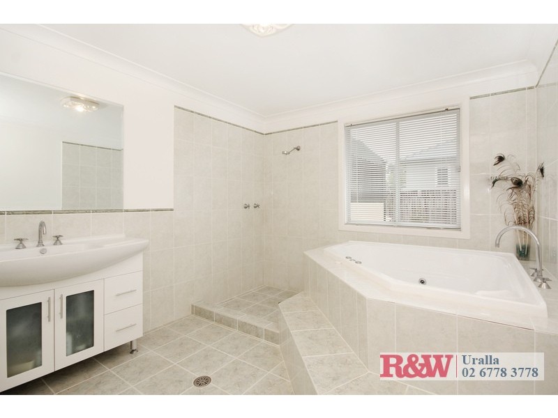 54 Queen Street, Uralla NSW 2358