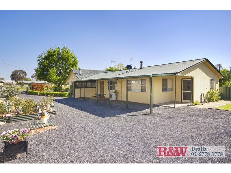 54 Queen Street, Uralla NSW 2358