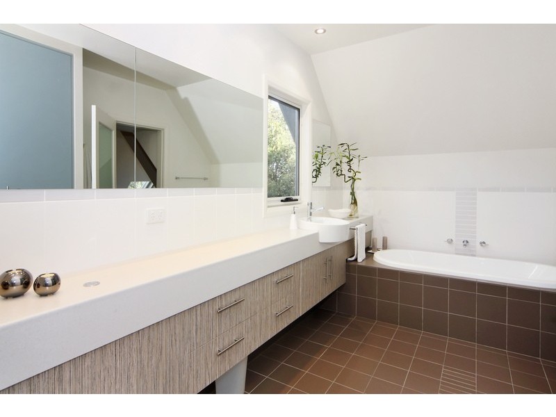 9 Oak Tree Drive, Armidale NSW 2350