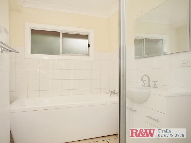 4a East Street, Uralla NSW 2358