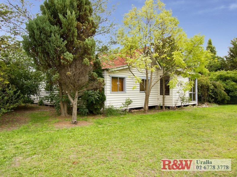 25 East Street, Uralla NSW 2358