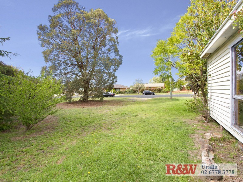 25 East Street, Uralla NSW 2358