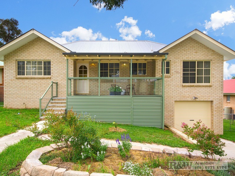 12 McKenzie Street, Uralla NSW 2358