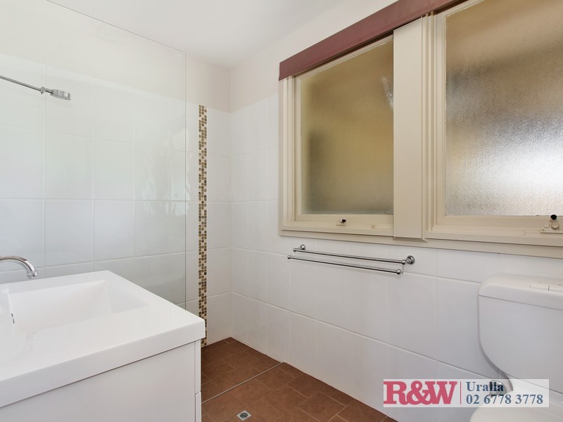 38 Duke Street, Uralla NSW 2358