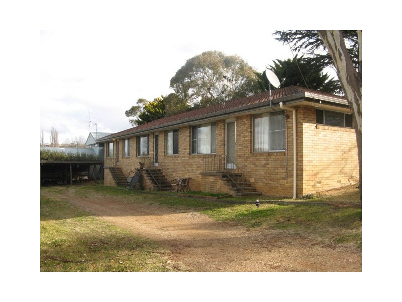 1/12 College Avenue, Armidale NSW 2350