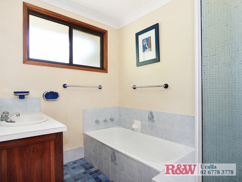 16 East Street, Uralla NSW 2358