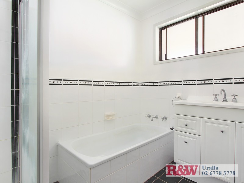 1 McGregor Street, Uralla NSW 2358