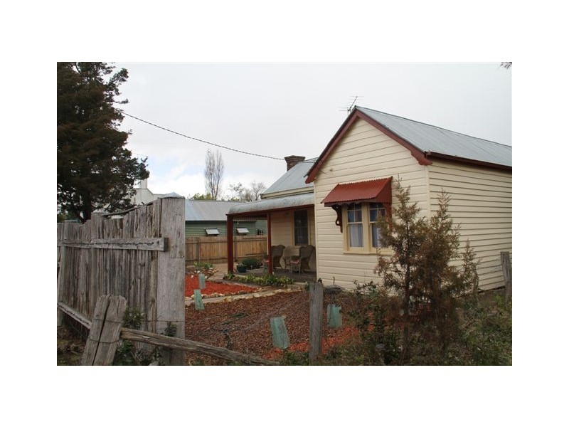 146 Bridge Street, Uralla NSW 2358