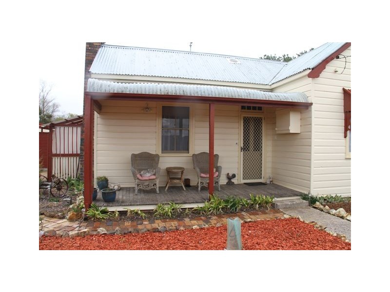 146 Bridge Street, Uralla NSW 2358