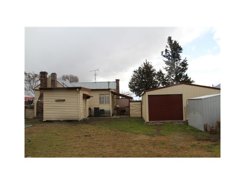 146 Bridge Street, Uralla NSW 2358