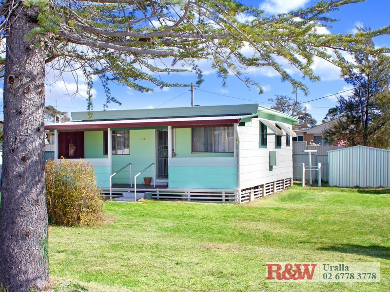 30a John Street, Uralla NSW 2358