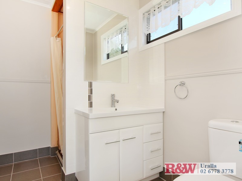 30a John Street, Uralla NSW 2358