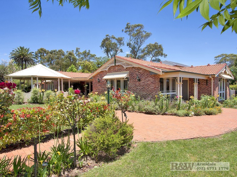 18 The Boulevarde, Armidale NSW 2350
