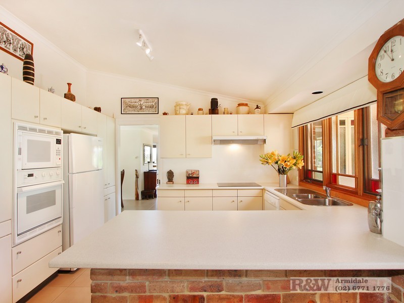 18 The Boulevarde, Armidale NSW 2350