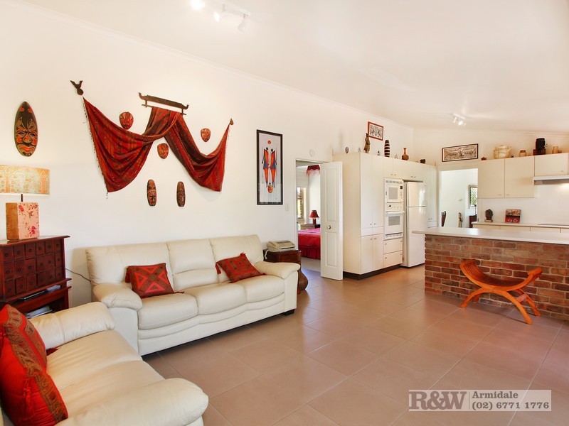 18 The Boulevarde, Armidale NSW 2350
