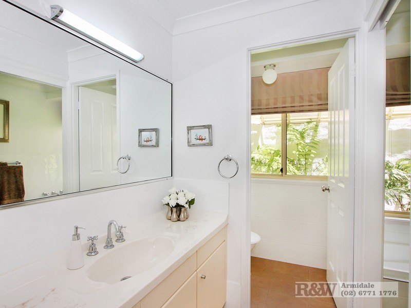 18 The Boulevarde, Armidale NSW 2350