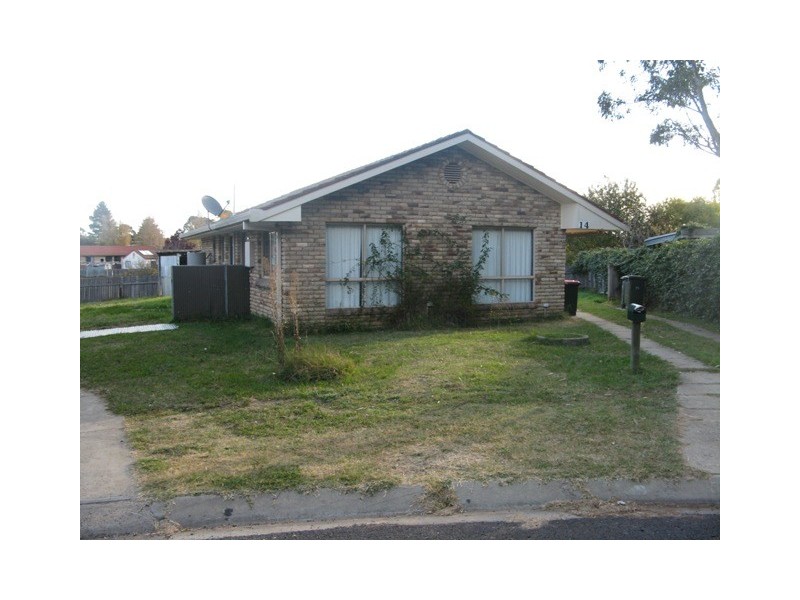 14 Tysoe Crescent, Armidale NSW 2350