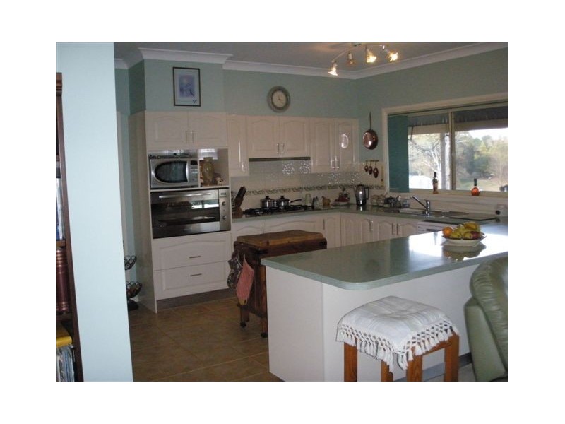 10 Fitzroy Street, Uralla NSW 2358