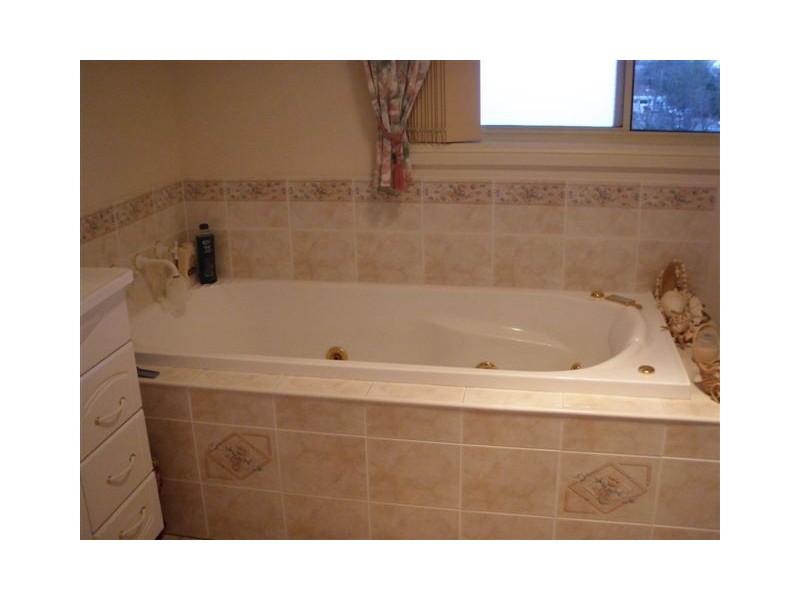 10 Fitzroy Street, Uralla NSW 2358