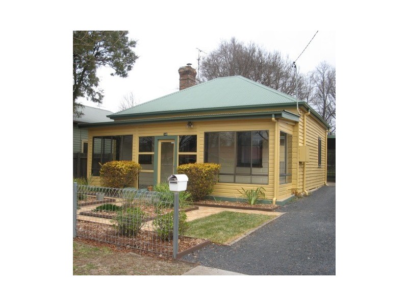 148 Barney Street, Armidale NSW 2350