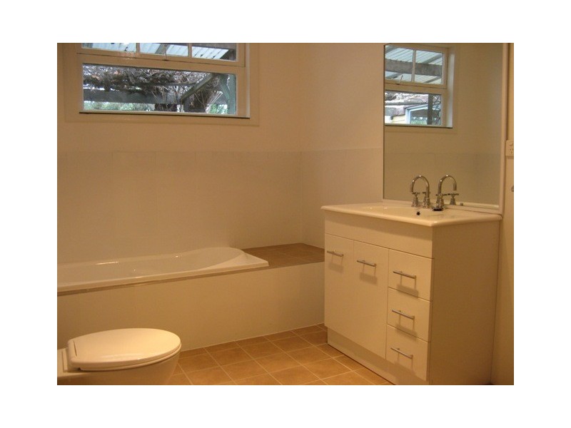 148 Barney Street, Armidale NSW 2350