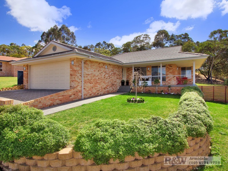 9 McCarthy Crescent, Armidale NSW 2350