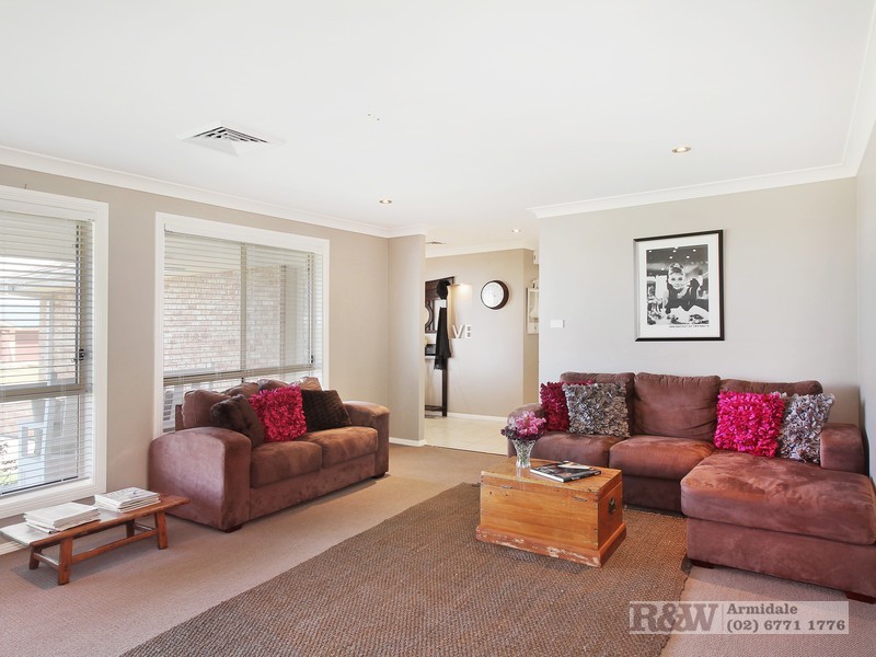 9 McCarthy Crescent, Armidale NSW 2350