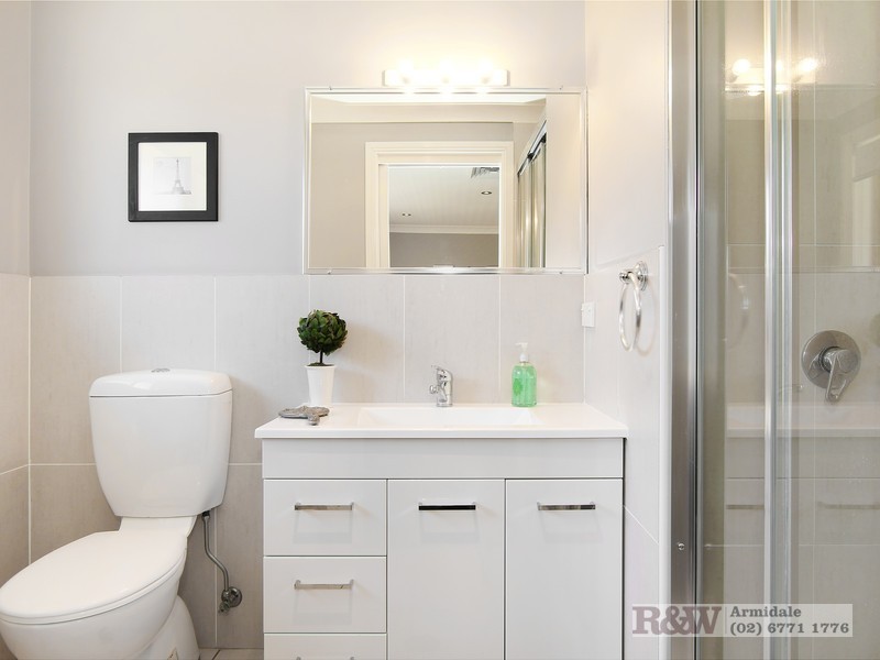 9 McCarthy Crescent, Armidale NSW 2350