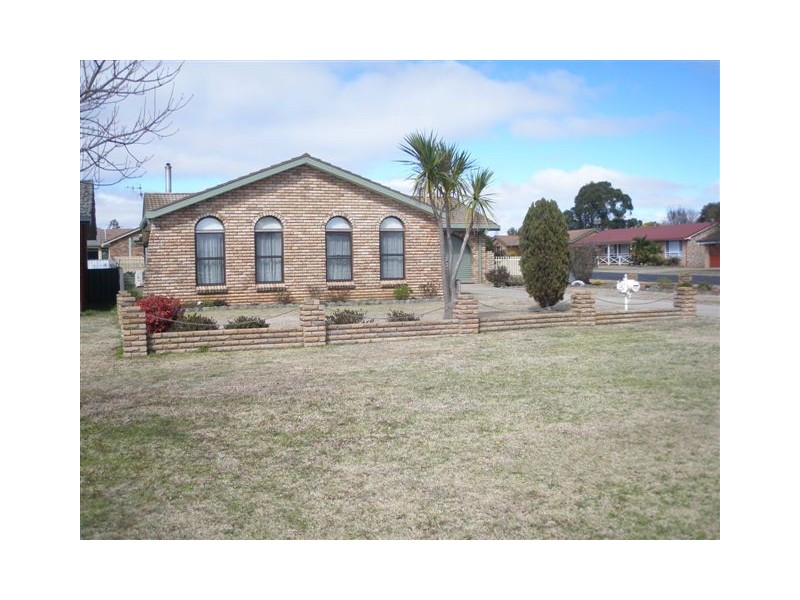82 Queen Street, Uralla NSW 2358