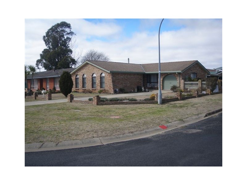 82 Queen Street, Uralla NSW 2358