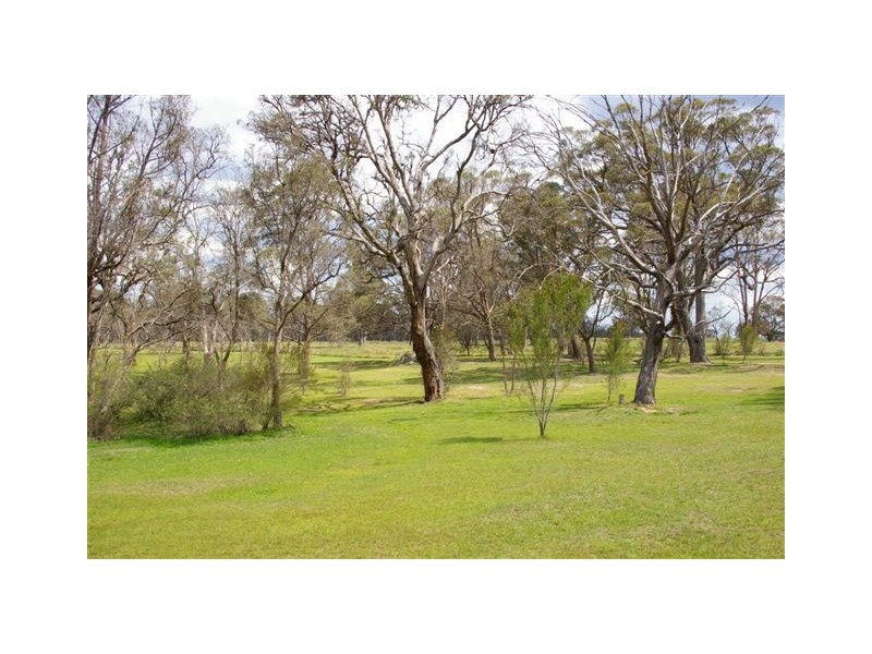 60 Devoncourt Road, Uralla NSW 2358