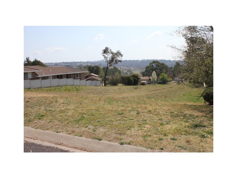 14 Nathaniel Pidgeon Drive, Armidale NSW 2350