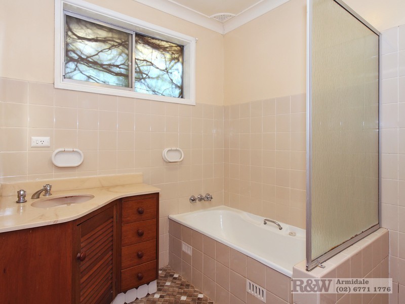 22 Campion Parade, Armidale NSW 2350