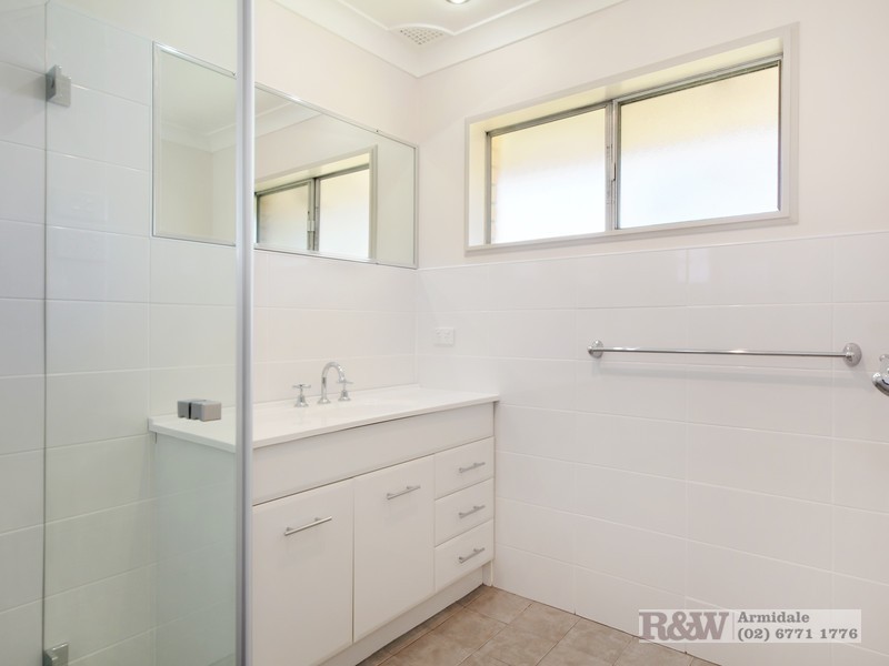 5 Oliver Ave, Armidale NSW 2350