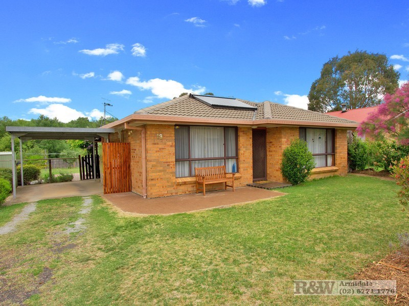 19 Centennial Close, Armidale NSW 2350
